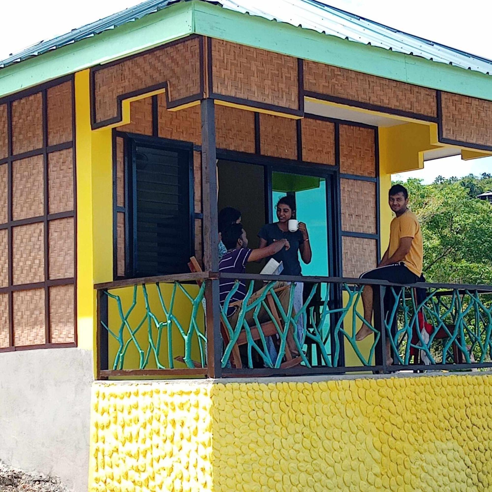 Thornton'S Sea View Cafe & Guesthouse Siquijor Exterior photo