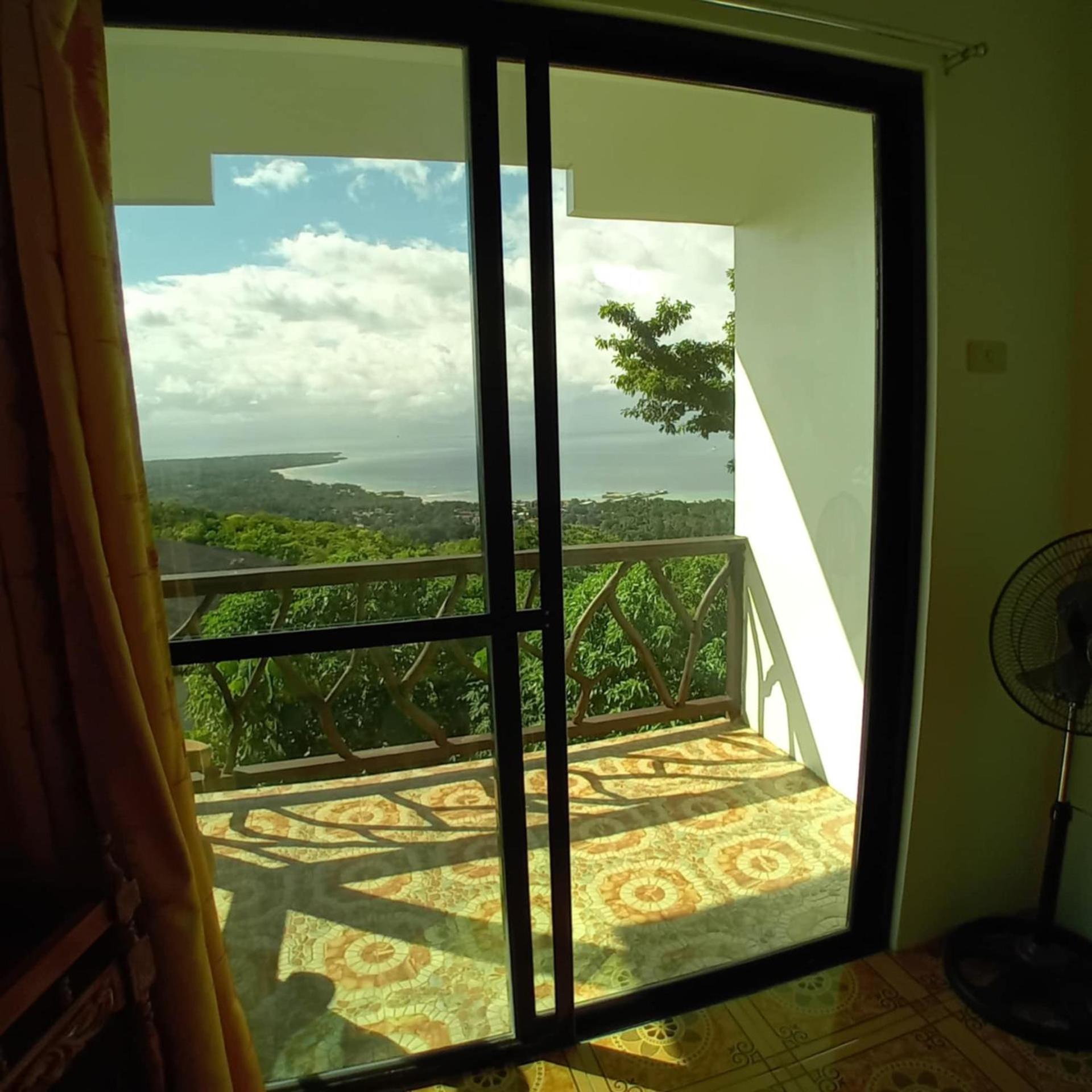 Thornton'S Sea View Cafe & Guesthouse Siquijor Exterior photo